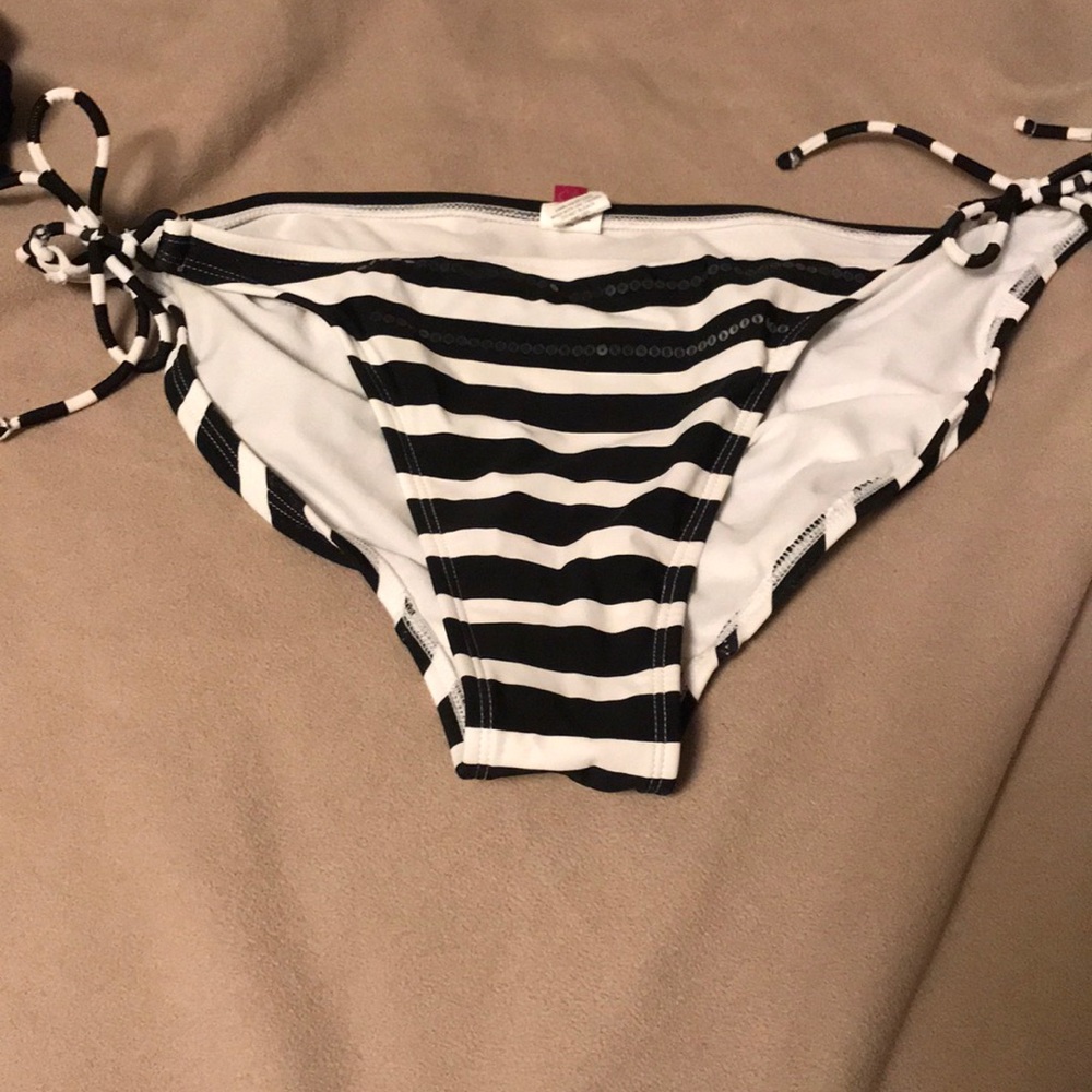 Bikini bottoms size xl black and white stripe
